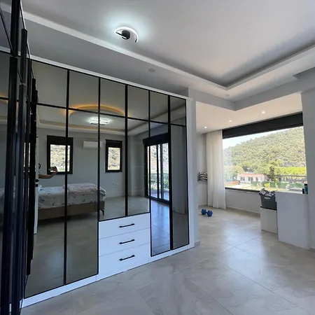 Villalakehouse